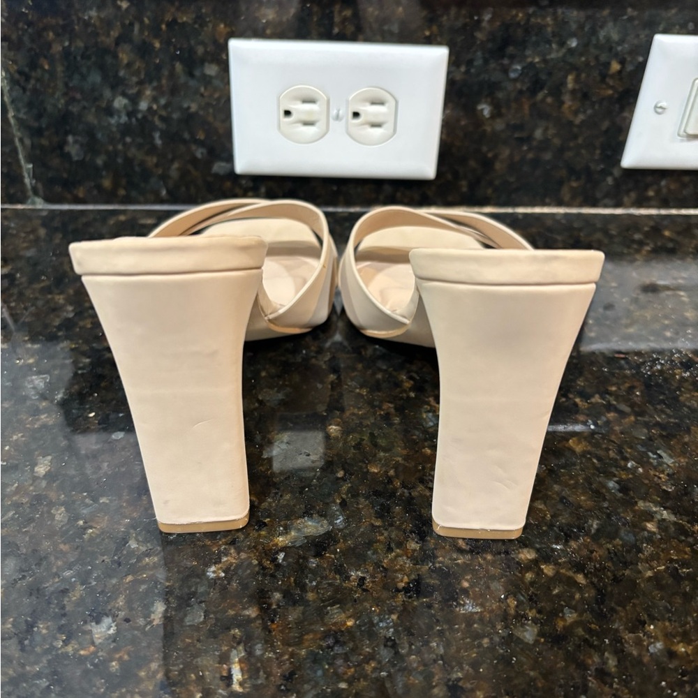 NWOT Anne Michelle Nude Heels - Picture 3 of 6